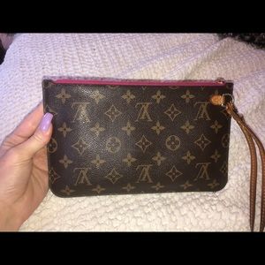 Louis Vuitton clutch. SALE !!!!